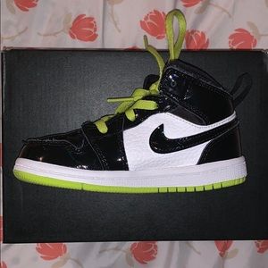 Jordan 1 MID SE Toddler